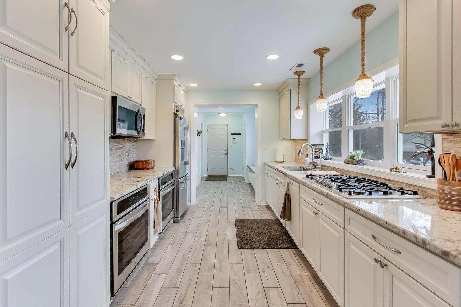 1127 Timber Trails Road, Downers Grove, IL 60516