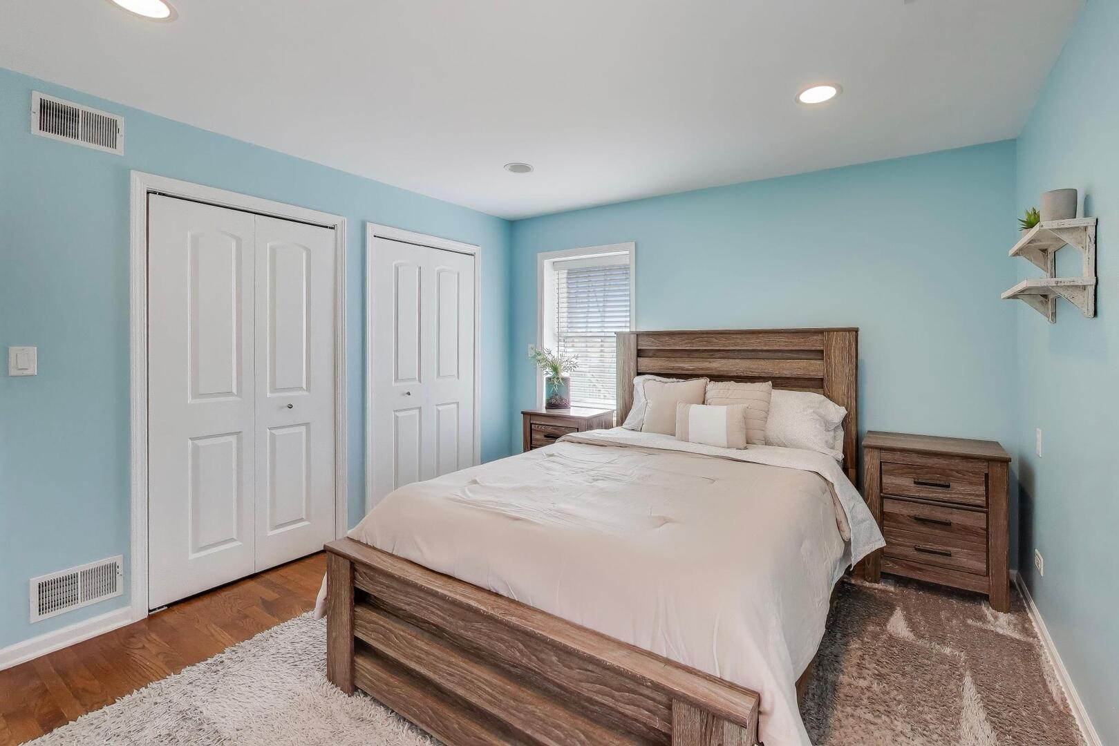 1127 Timber Trails Road, Downers Grove, IL 60516