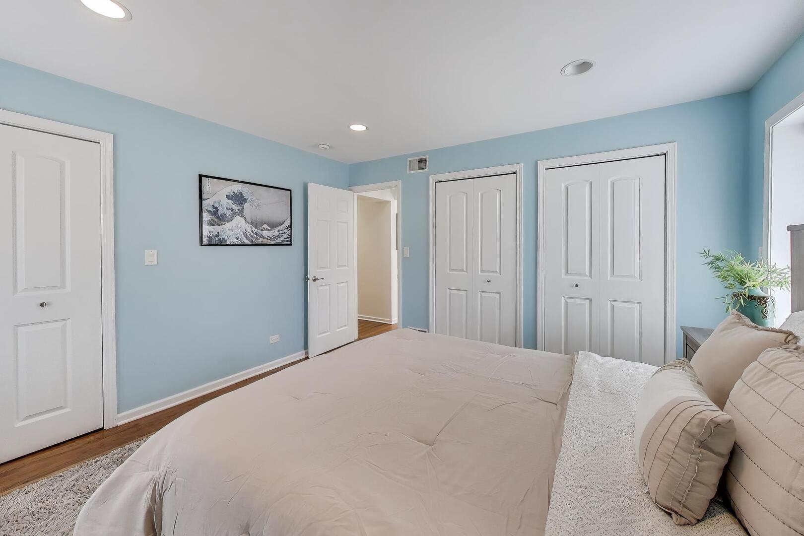 1127 Timber Trails Road, Downers Grove, IL 60516