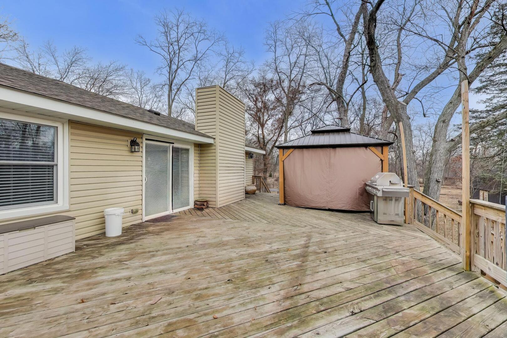 1127 Timber Trails Road, Downers Grove, IL 60516