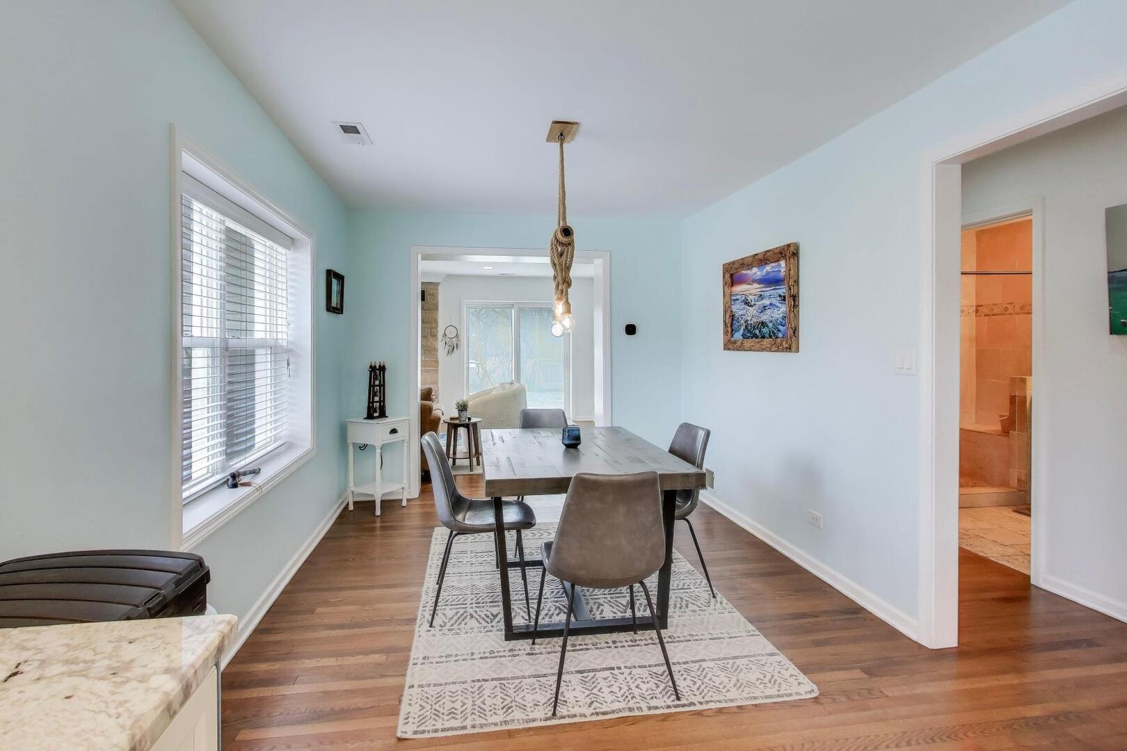 1127 Timber Trails Road, Downers Grove, IL 60516