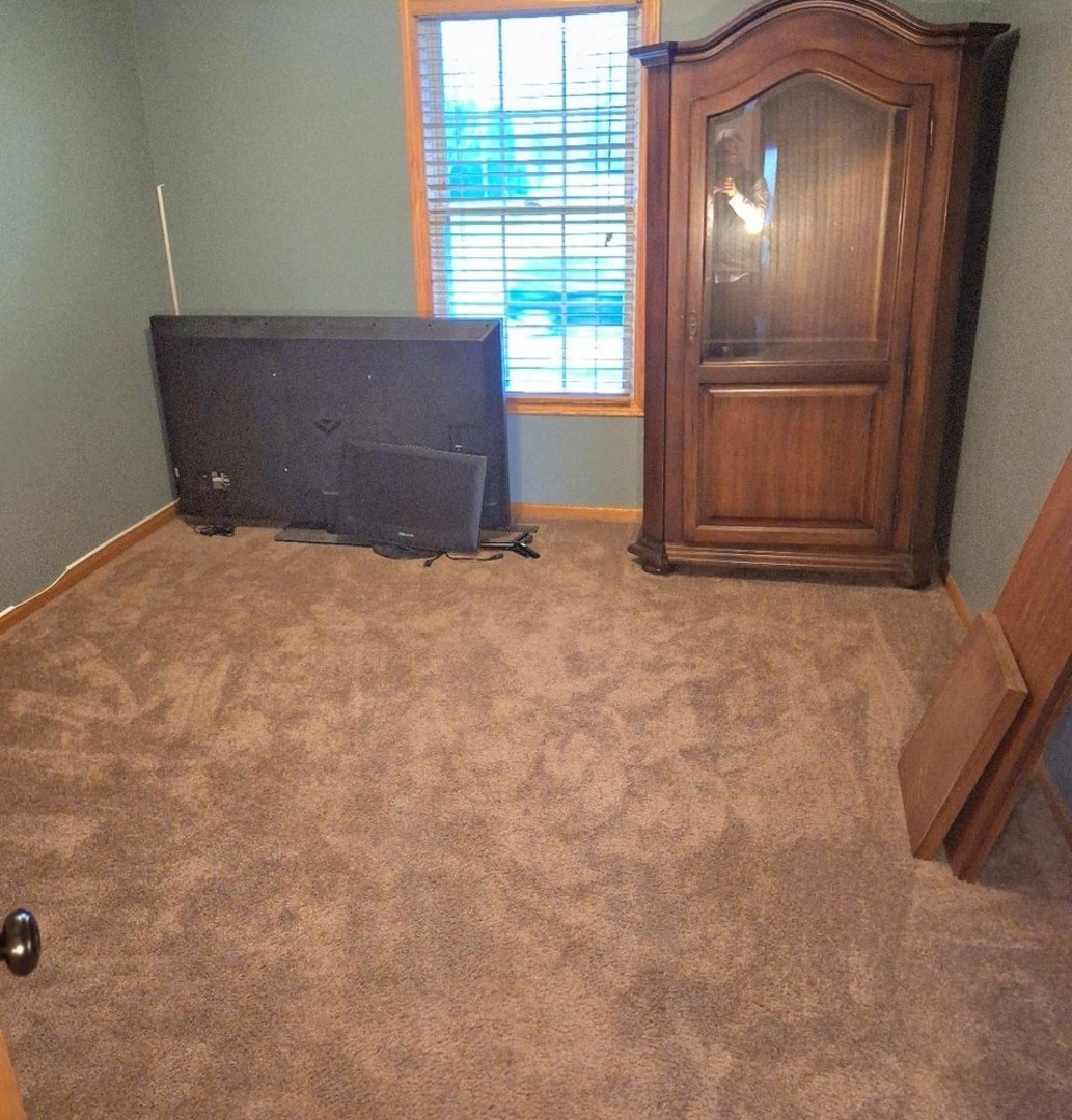 602 Sandra Street, Kingston, IL 60145