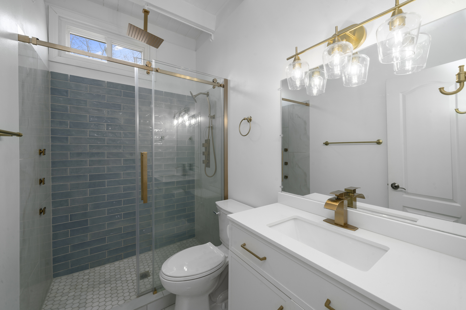 1740 Holiday Drive, Lake Holiday, IL 60548