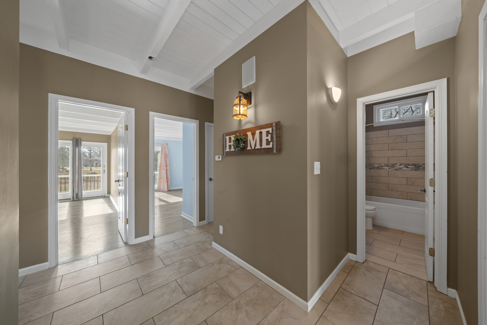 1740 Holiday Drive, Lake Holiday, IL 60548