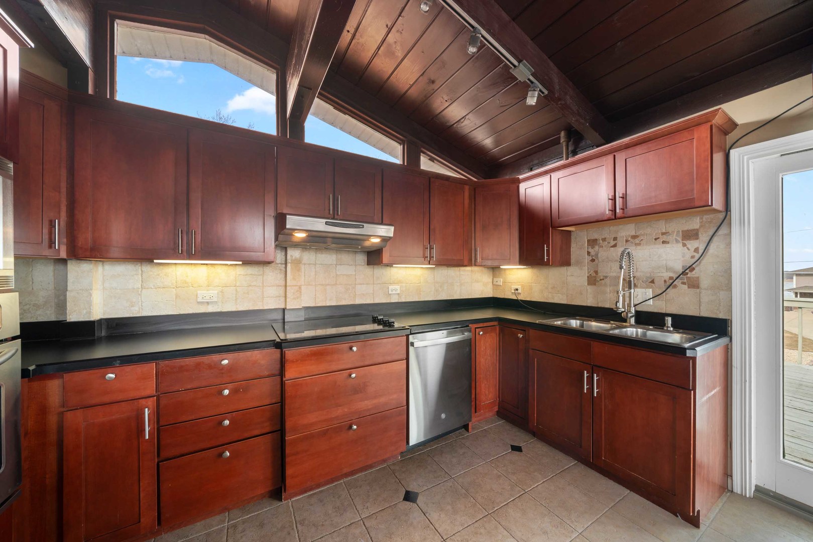 1740 Holiday Drive, Lake Holiday, IL 60548