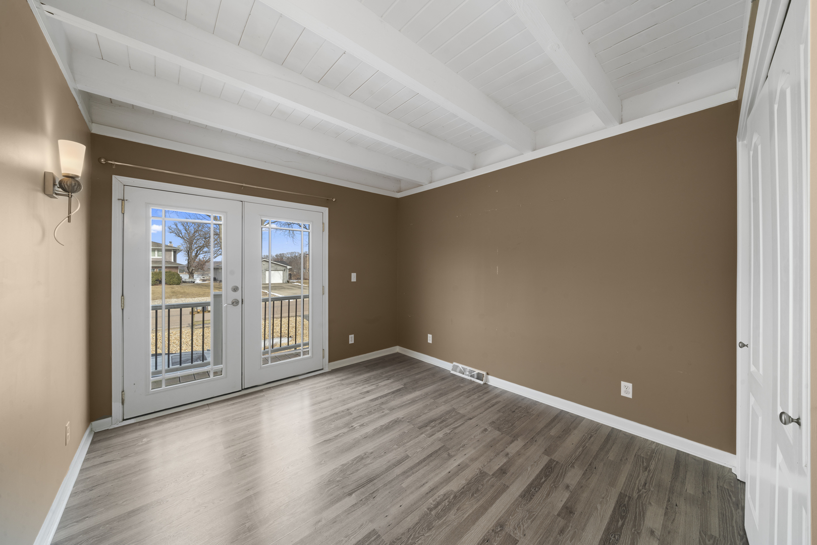 1740 Holiday Drive, Lake Holiday, IL 60548