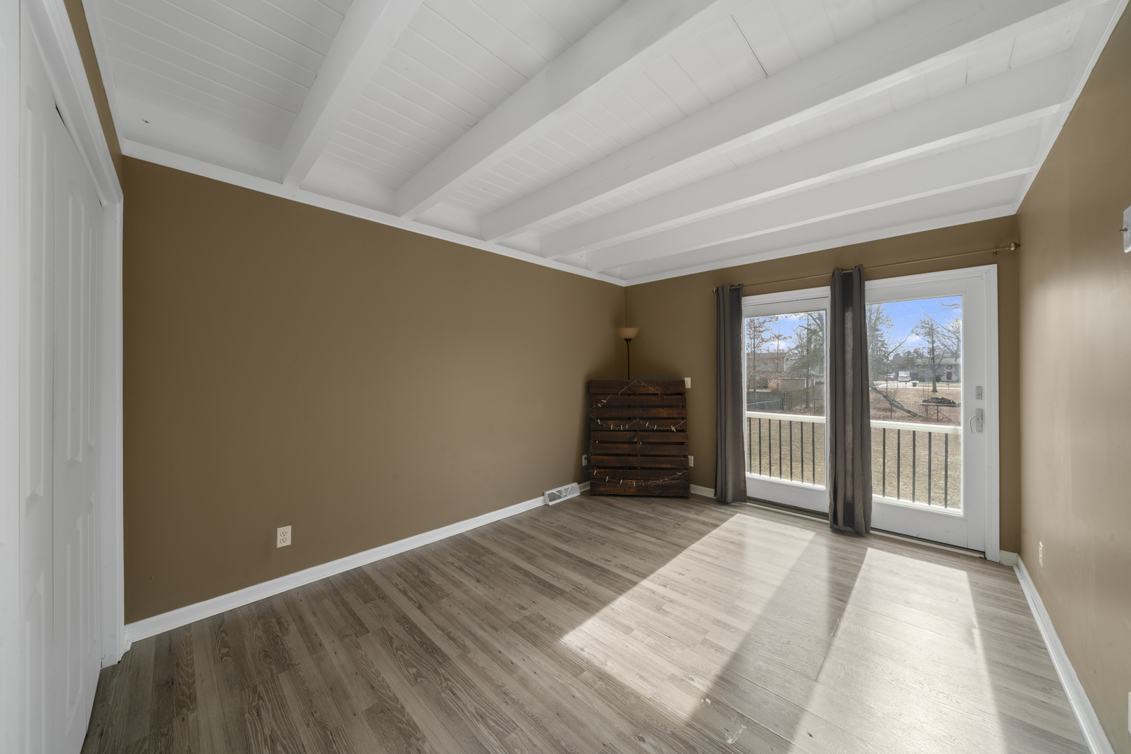 1740 Holiday Drive, Lake Holiday, IL 60548