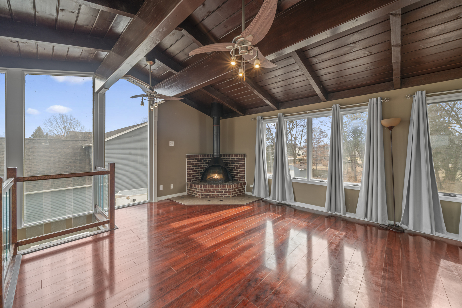 1740 Holiday Drive, Lake Holiday, IL 60548