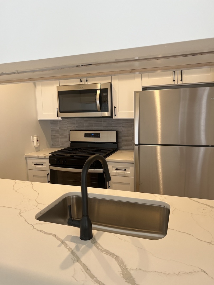 1146 Regency Drive, Schaumburg, IL 60193