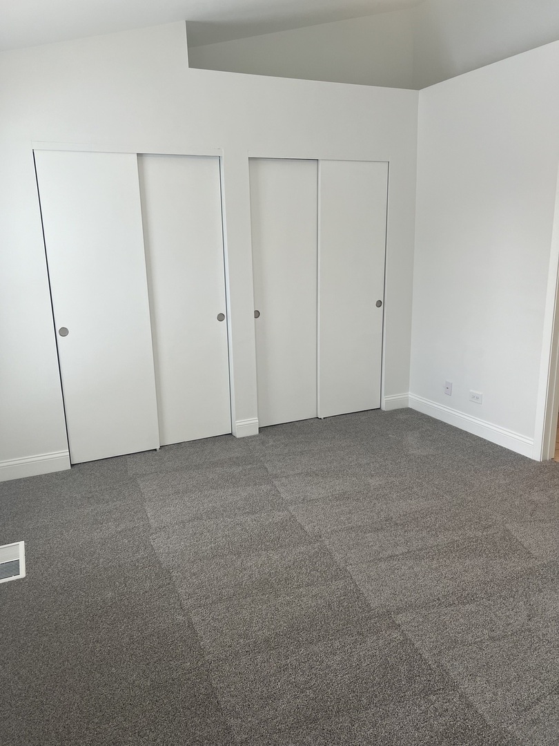 1146 Regency Drive, Schaumburg, IL 60193