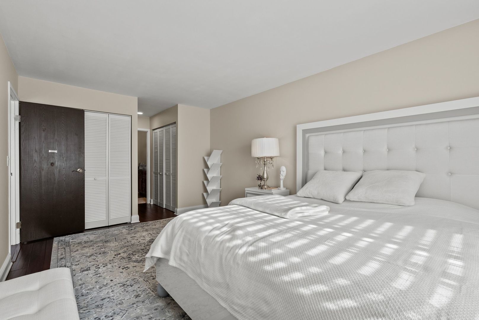 1777 W CRYSTAL Lane #307, Mount Prospect, IL 60056