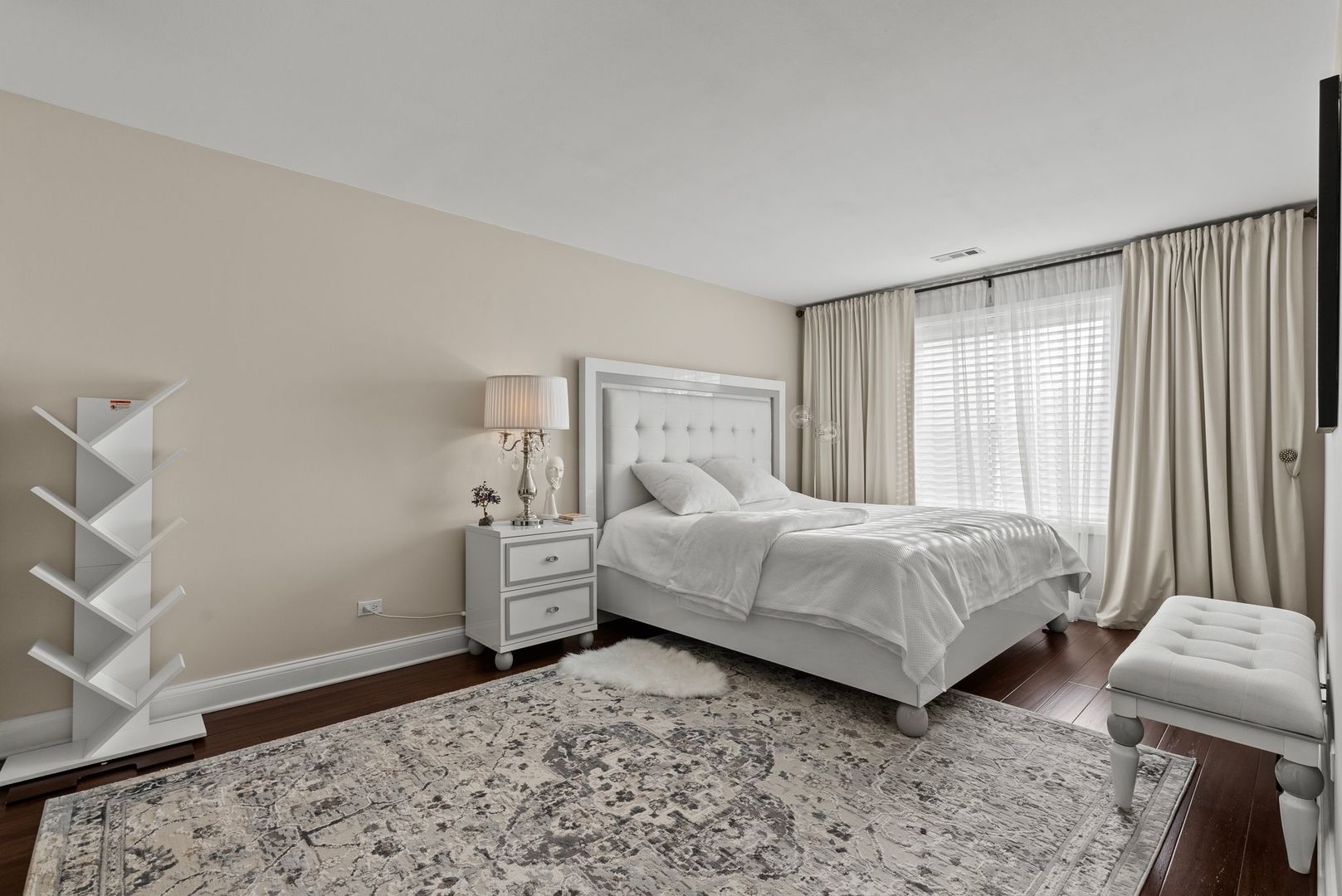 1777 W CRYSTAL Lane #307, Mount Prospect, IL 60056