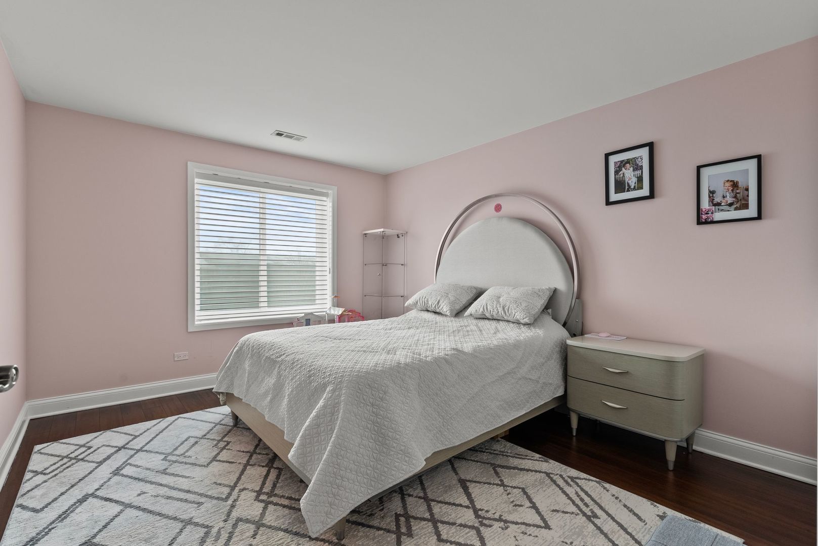 1777 W CRYSTAL Lane #307, Mount Prospect, IL 60056