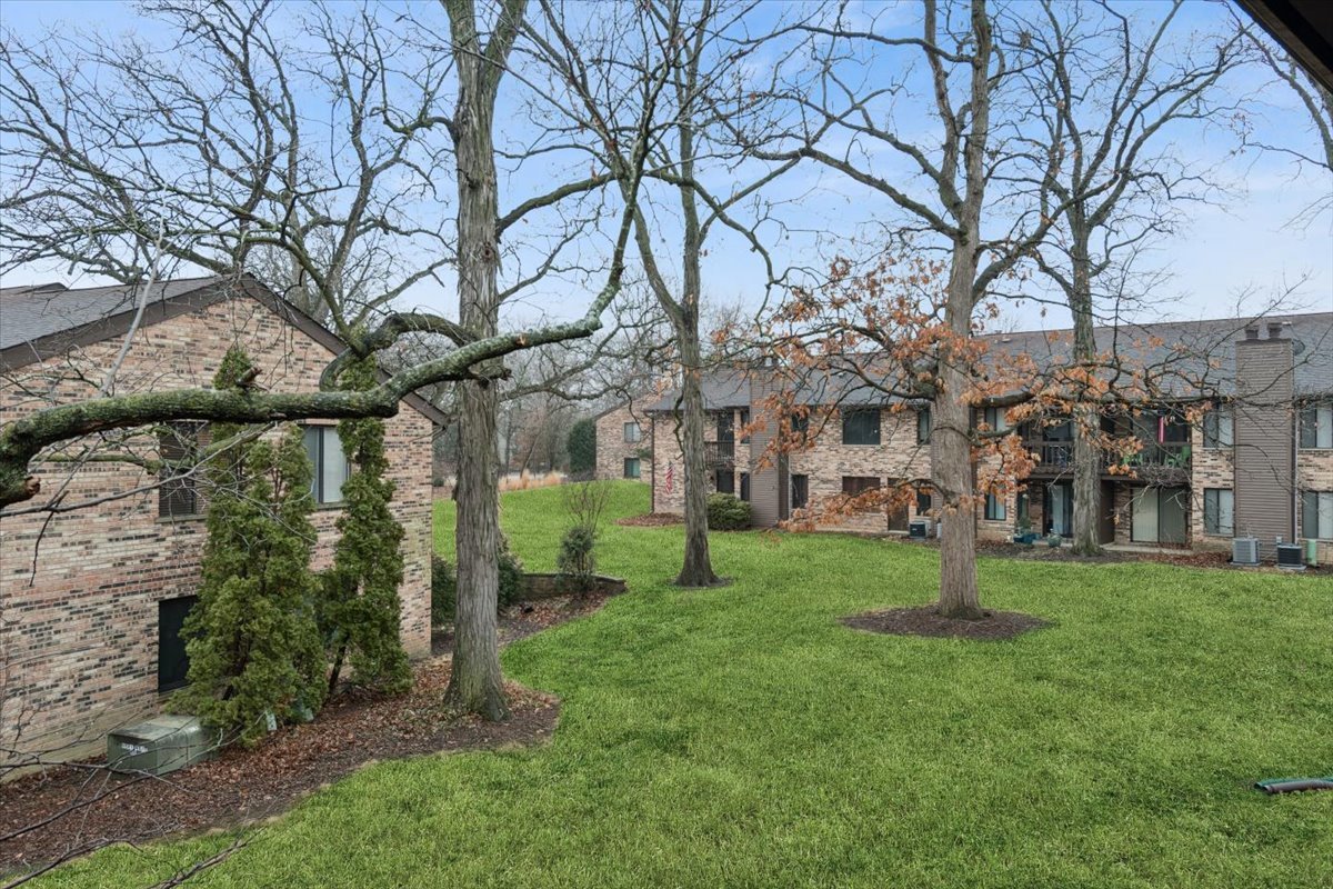 6227 Trinity Drive #2-B, Lisle, IL 60532