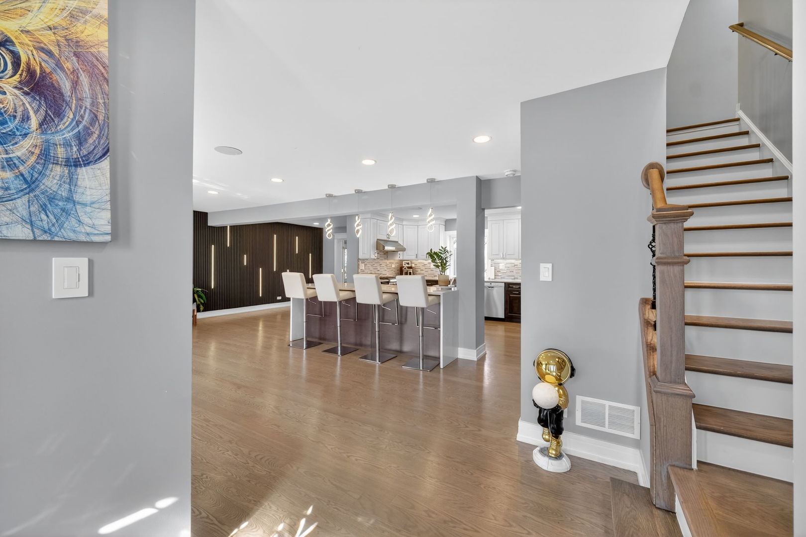 24 W Berkley Drive, Arlington Heights, IL 60004