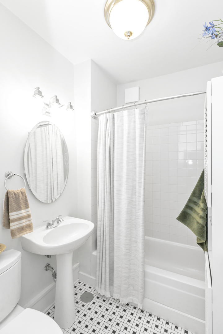 106 S SCOVILLE Avenue #2B, Oak Park, IL 60302