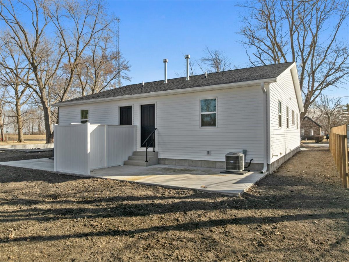 313 E Martin Street, Forrest, IL 61741