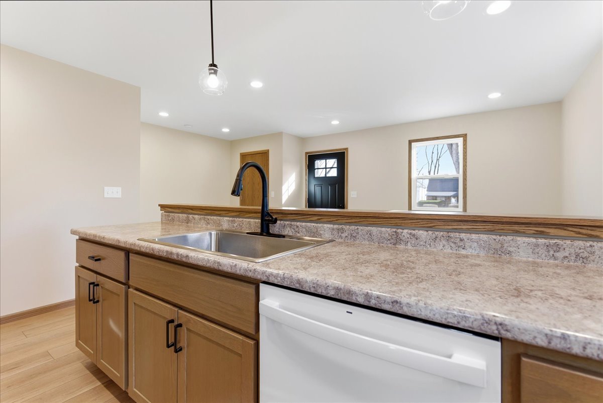 313 E Martin Street, Forrest, IL 61741