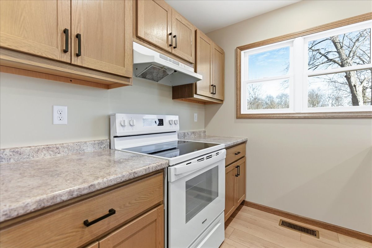 313 E Martin Street, Forrest, IL 61741