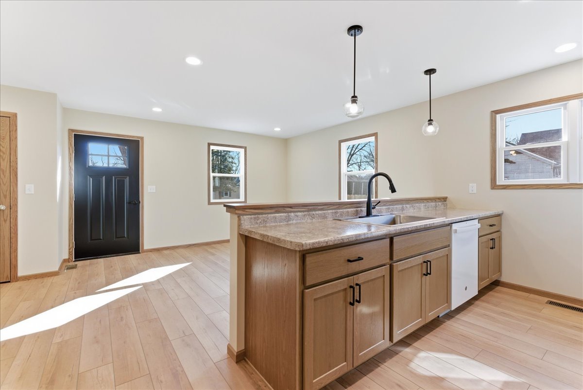 313 E Martin Street, Forrest, IL 61741