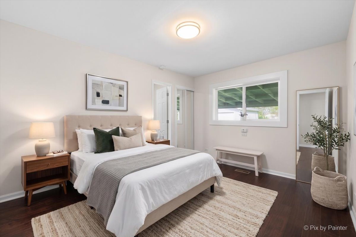 985 Aspen Street, Hoffman Estates, IL 60169