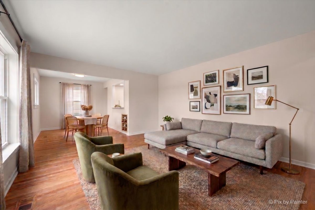 985 Aspen Street, Hoffman Estates, IL 60169