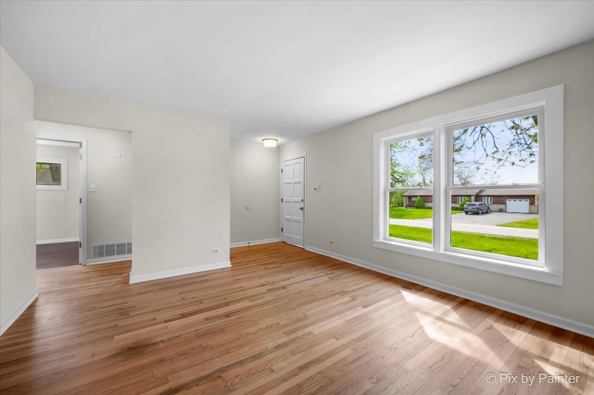 985 Aspen Street, Hoffman Estates, IL 60169