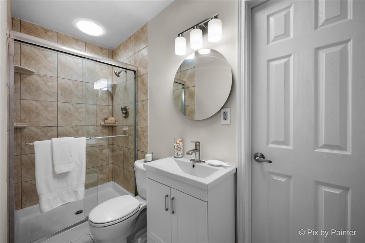 985 Aspen Street, Hoffman Estates, IL 60169