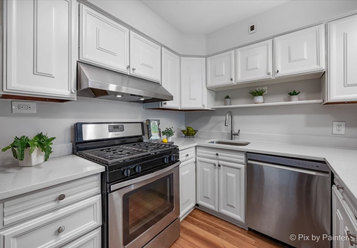 985 Aspen Street, Hoffman Estates, IL 60169