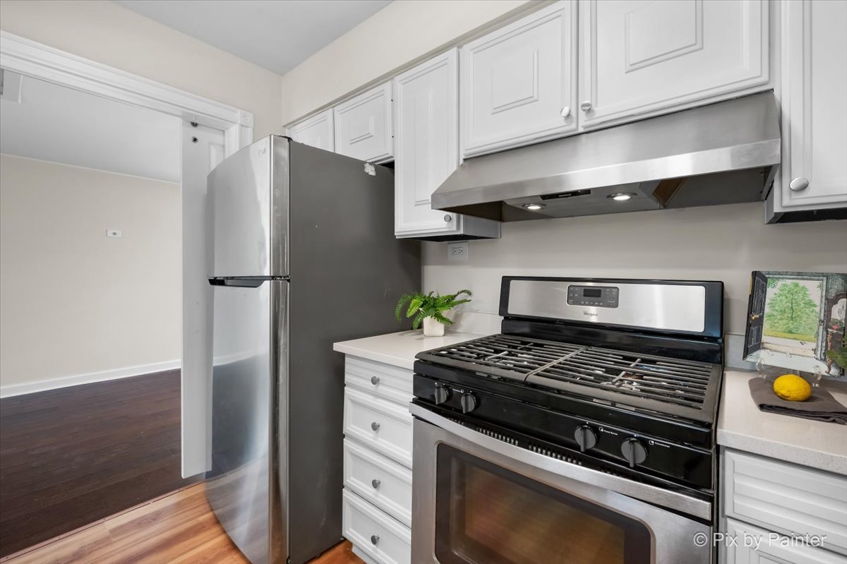 985 Aspen Street, Hoffman Estates, IL 60169