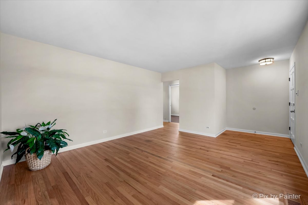 985 Aspen Street, Hoffman Estates, IL 60169