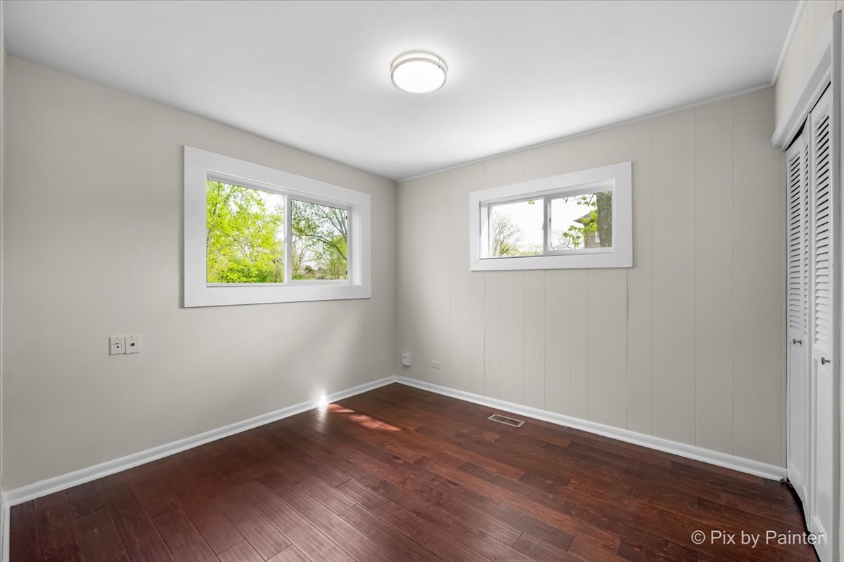 985 Aspen Street, Hoffman Estates, IL 60169