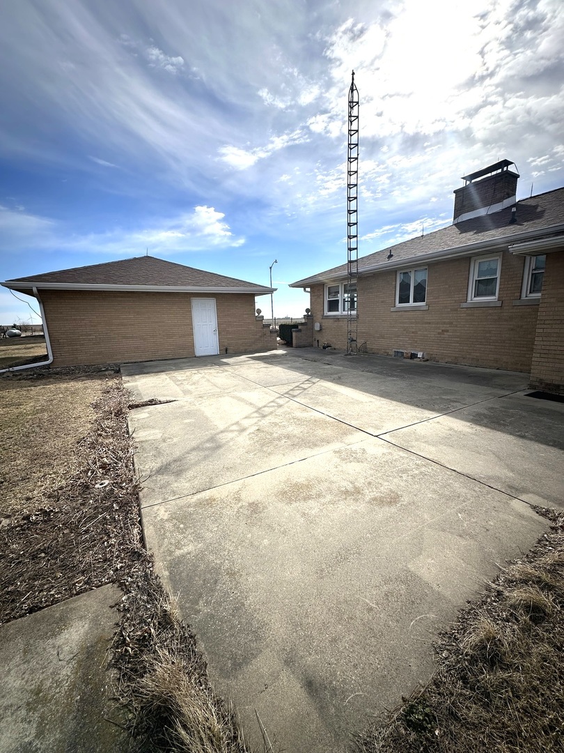 29428 E 500 North Road, Leroy, IL 61752