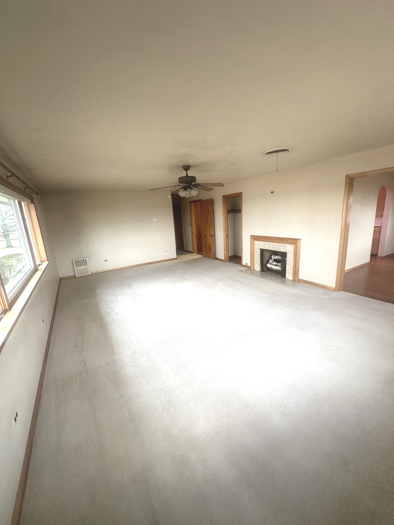 29428 E 500 North Road, Leroy, IL 61752