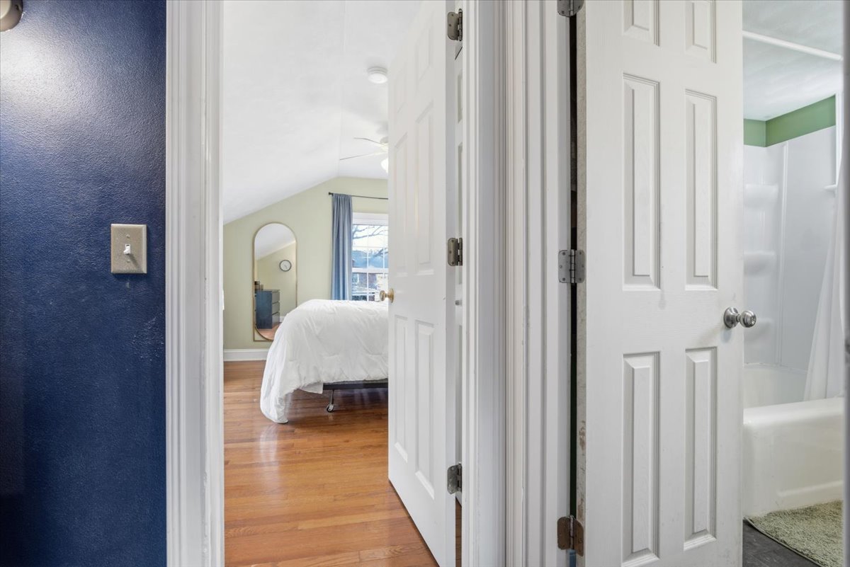 511 E Chestnut Street, Bloomington, IL 61701