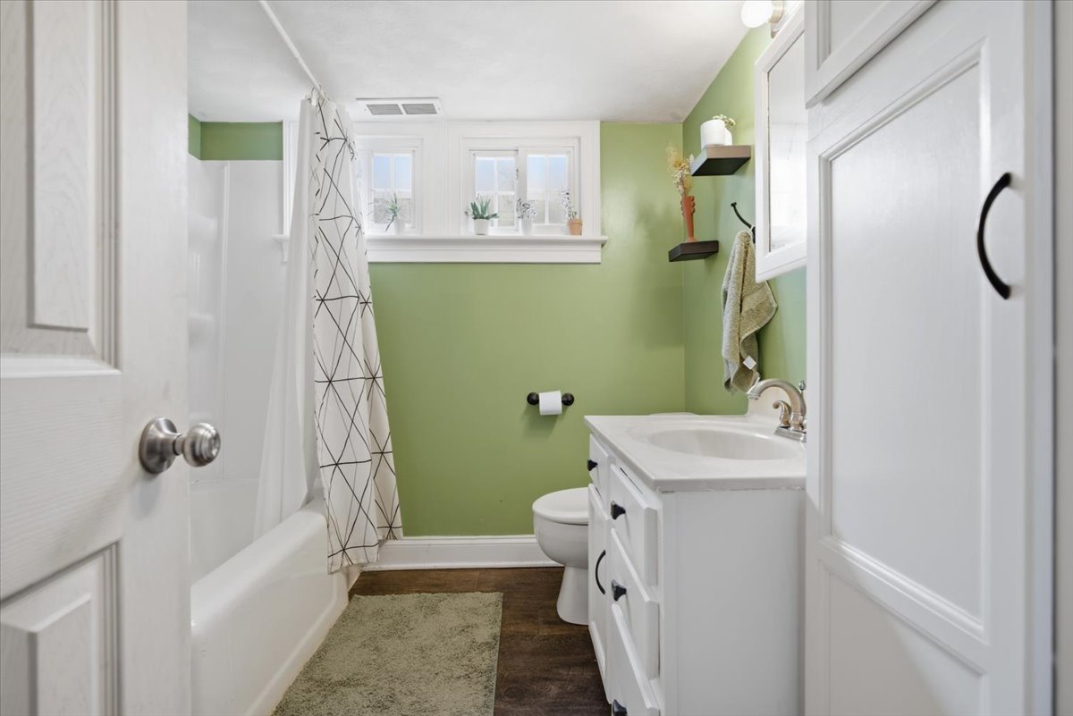 511 E Chestnut Street, Bloomington, IL 61701