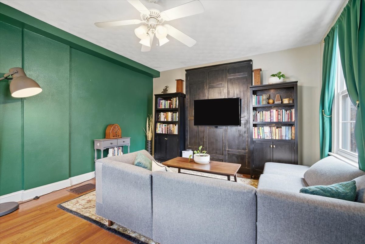 511 E Chestnut Street, Bloomington, IL 61701