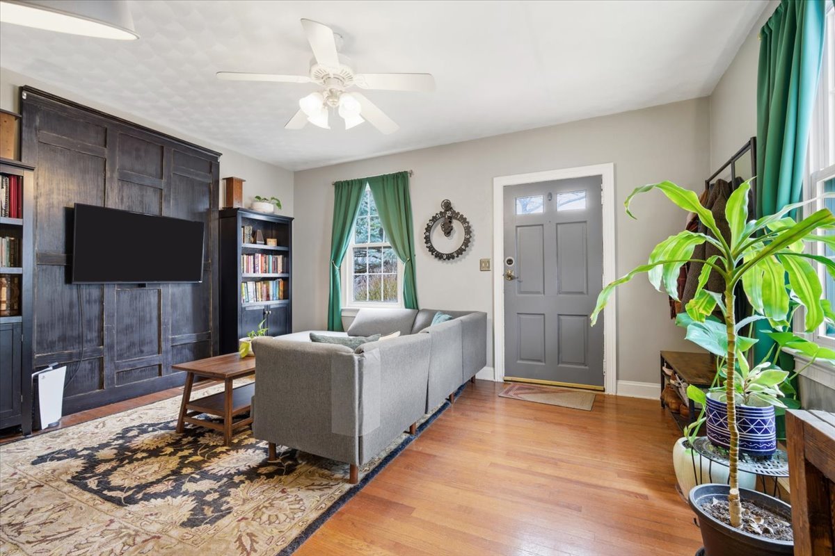 511 E Chestnut Street, Bloomington, IL 61701