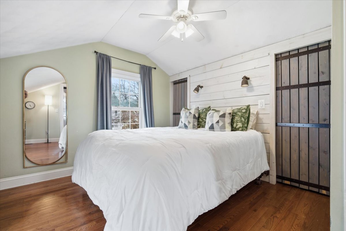 511 E Chestnut Street, Bloomington, IL 61701