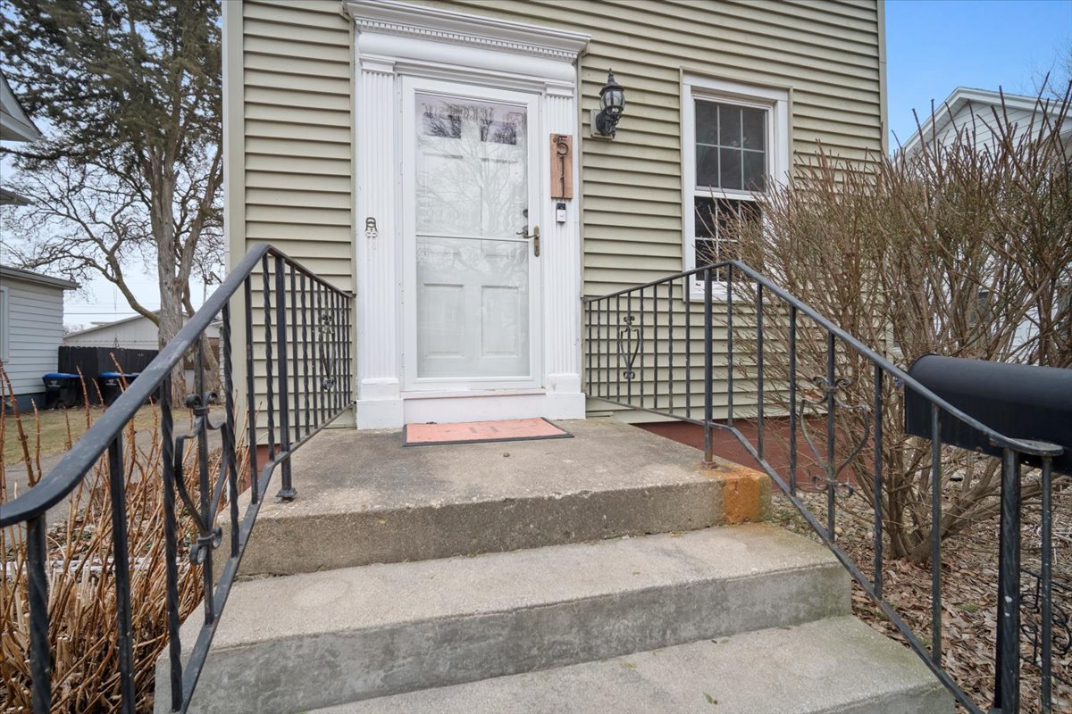 511 E Chestnut Street, Bloomington, IL 61701