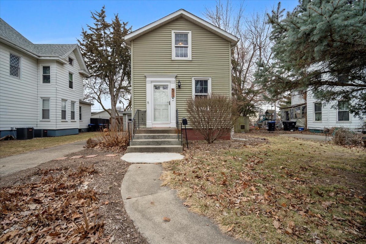 511 E Chestnut Street, Bloomington, IL 61701