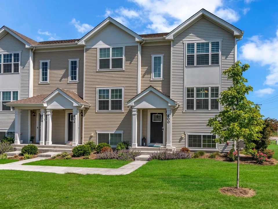 600 Spring Leaf Drive, Joliet, IL 60431