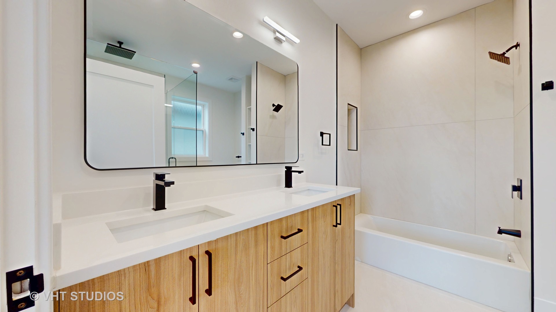 2846 N Sayre Avenue, Chicago, IL 60634