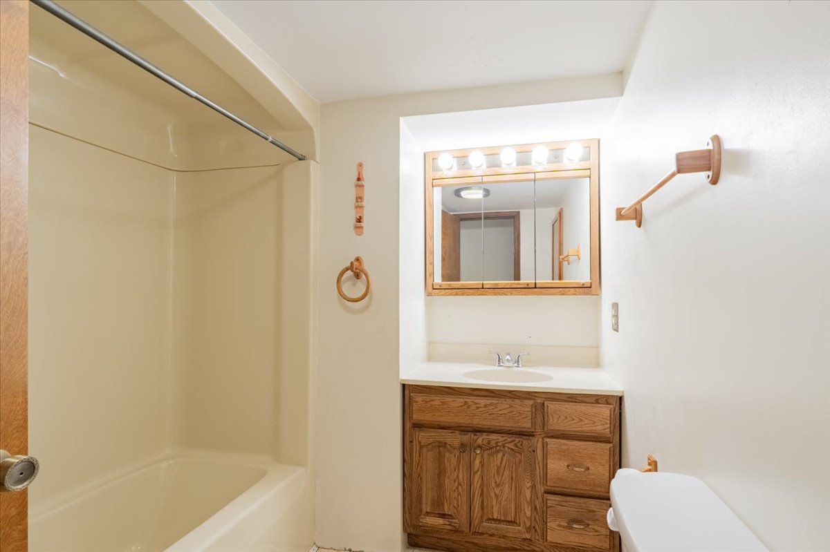 507 E Cemetery Street, Chenoa, IL 61726