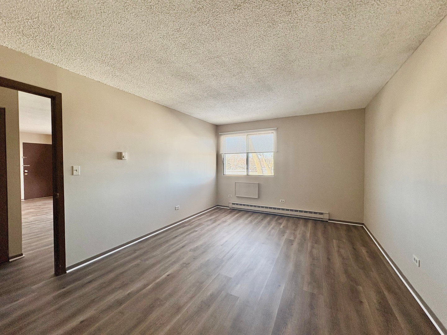 206 W Division Street #L, Villa Park, IL 60181