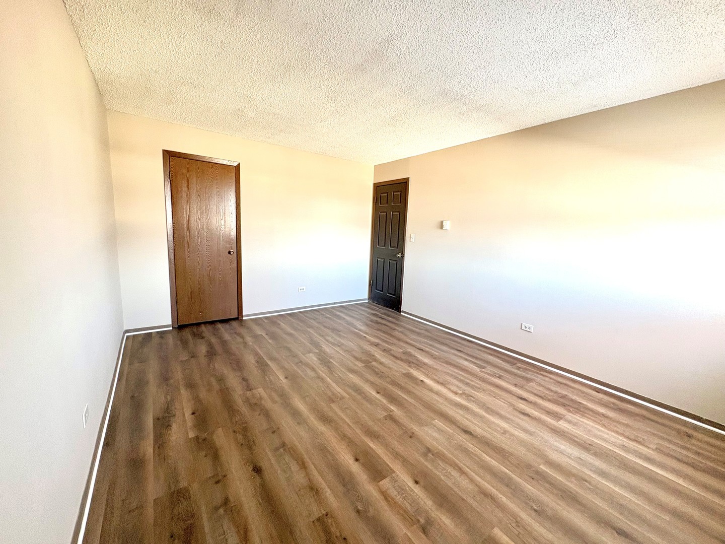 206 W Division Street #L, Villa Park, IL 60181