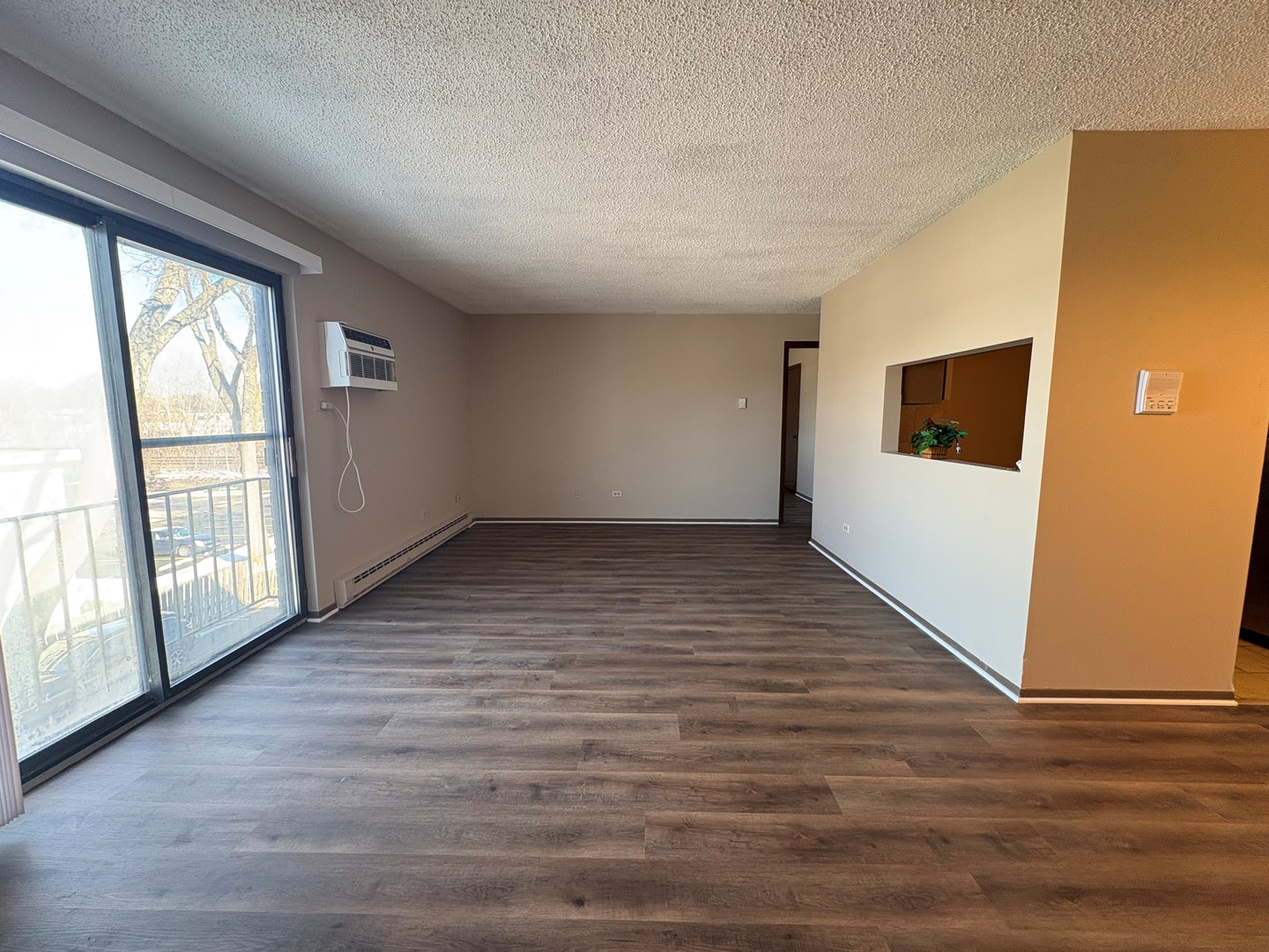 206 W Division Street #L, Villa Park, IL 60181