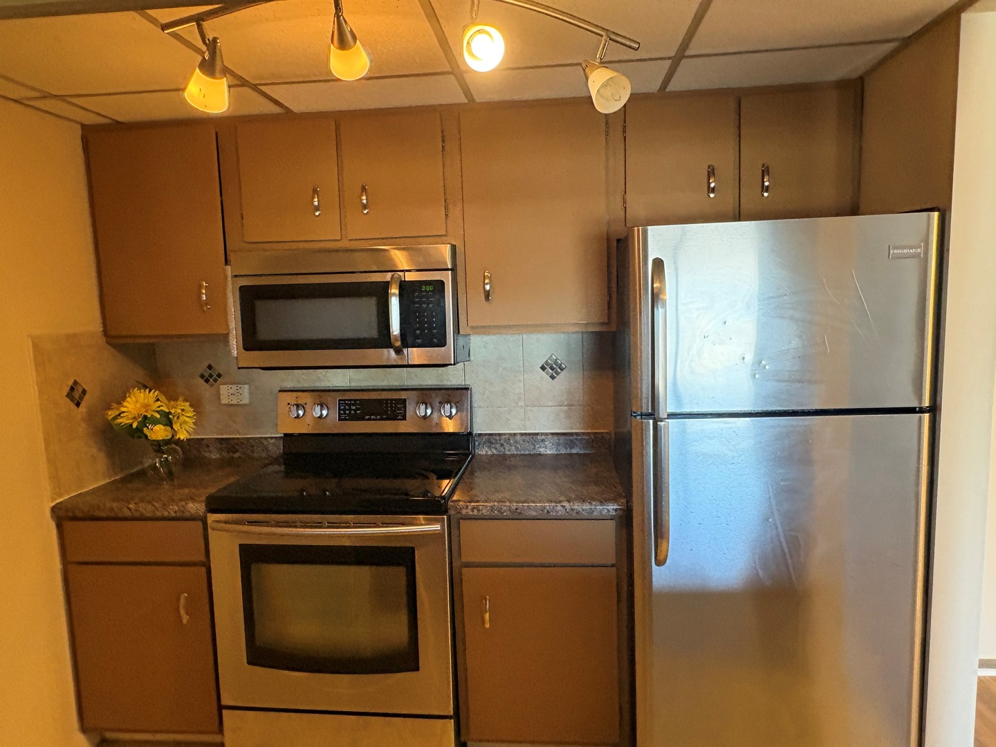 206 W Division Street #L, Villa Park, IL 60181