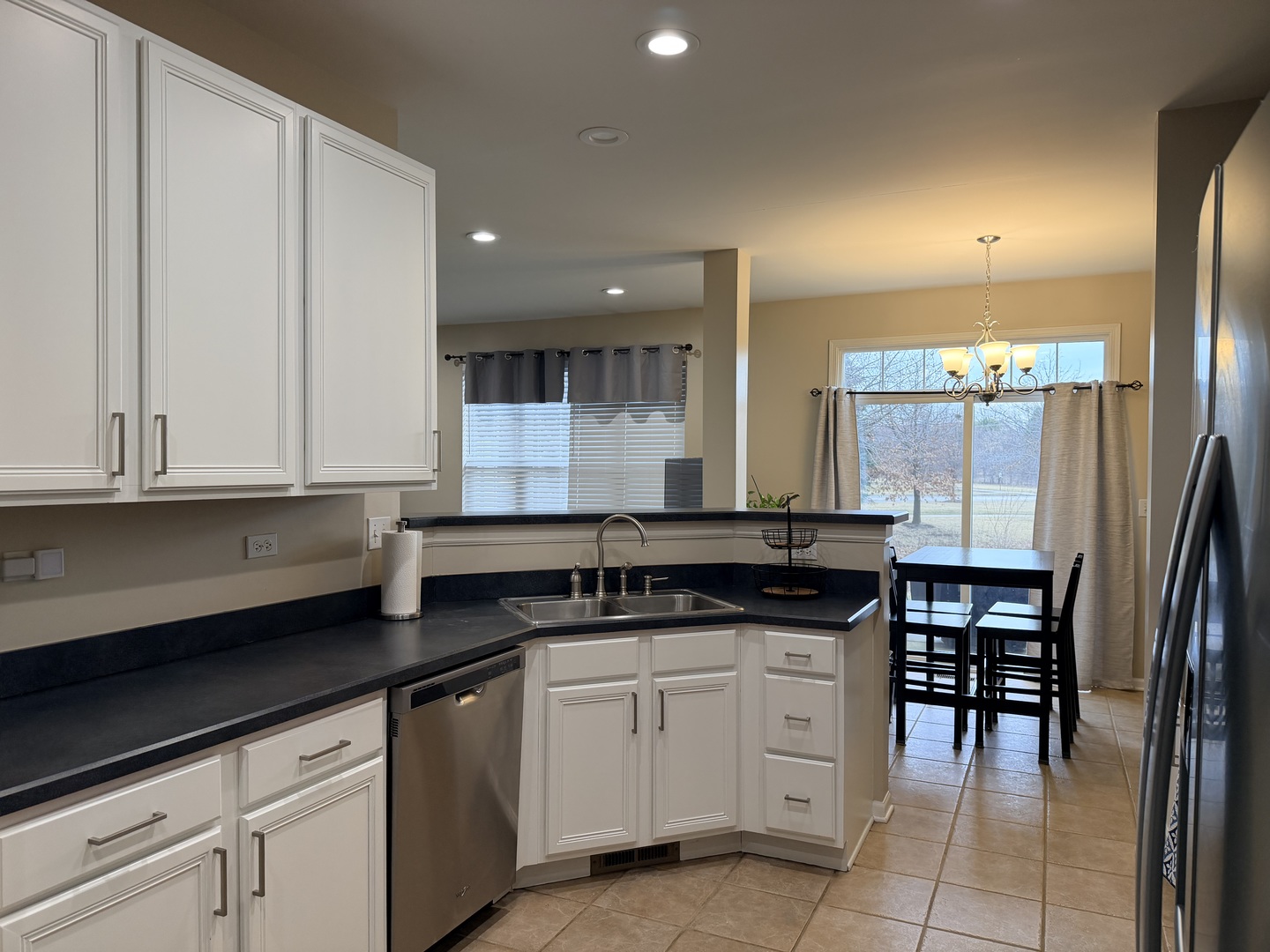 372 Pine Lake Circle, Vernon Hills, IL 60061