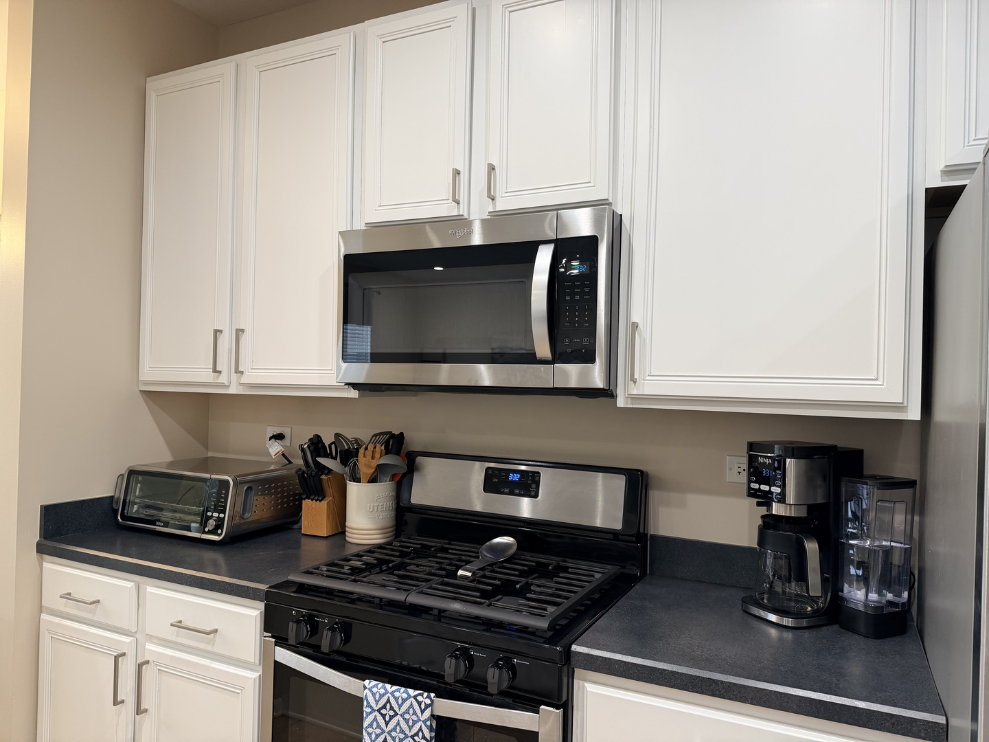 372 Pine Lake Circle, Vernon Hills, IL 60061